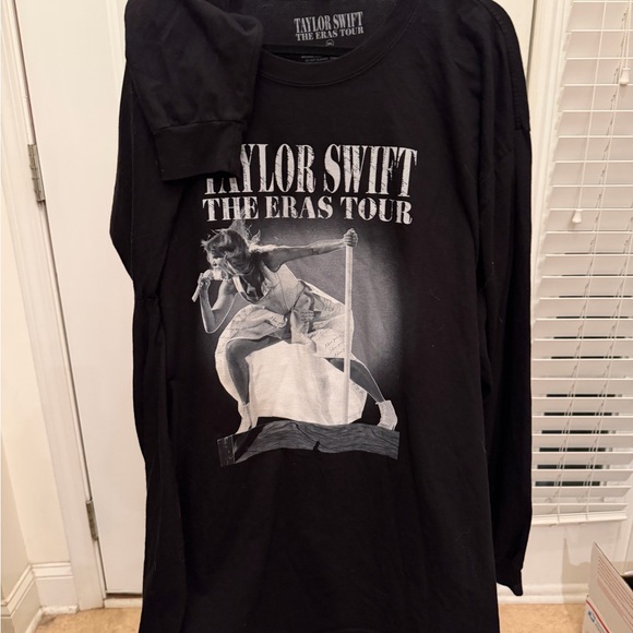 Taylor Swift Black Long Sleeve T-Shirt Live Photo - 3X. NWOT - Picture 5 of 5